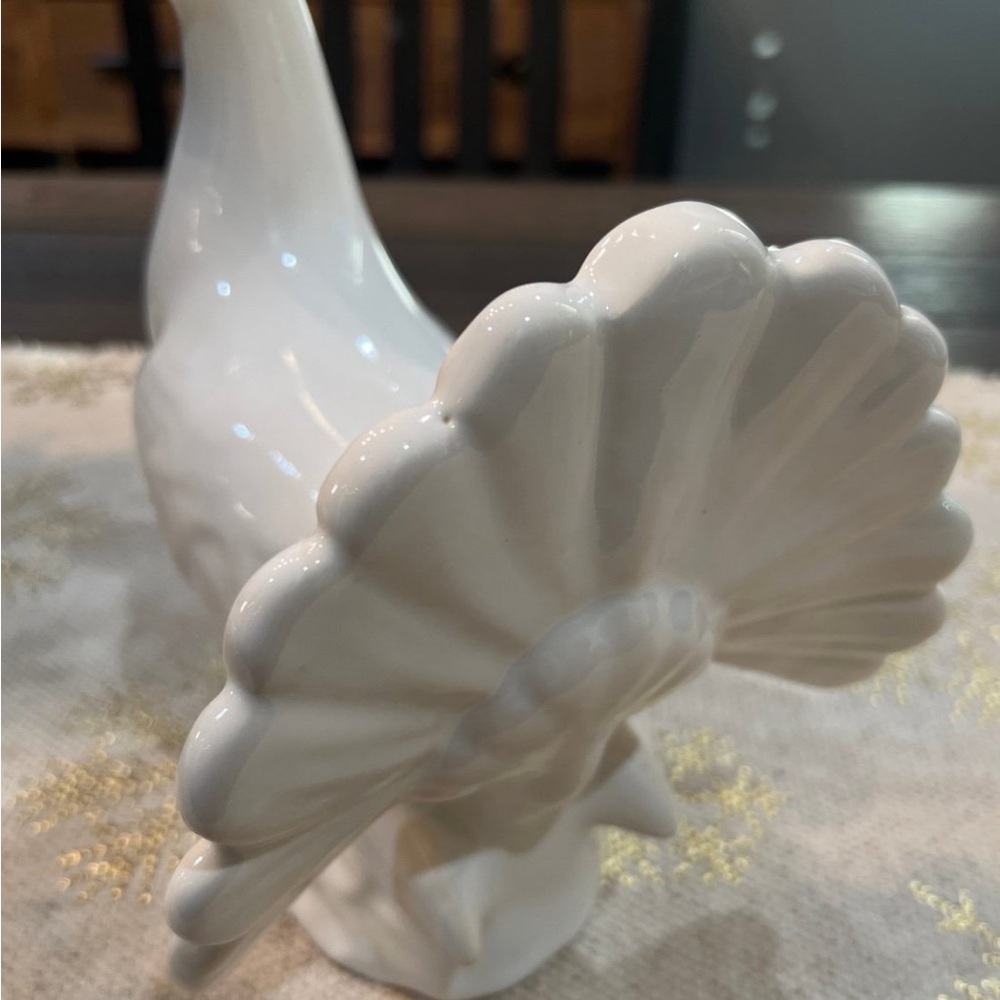 Elegant White Ceramic Bird Figurine - Picture 11 of 12